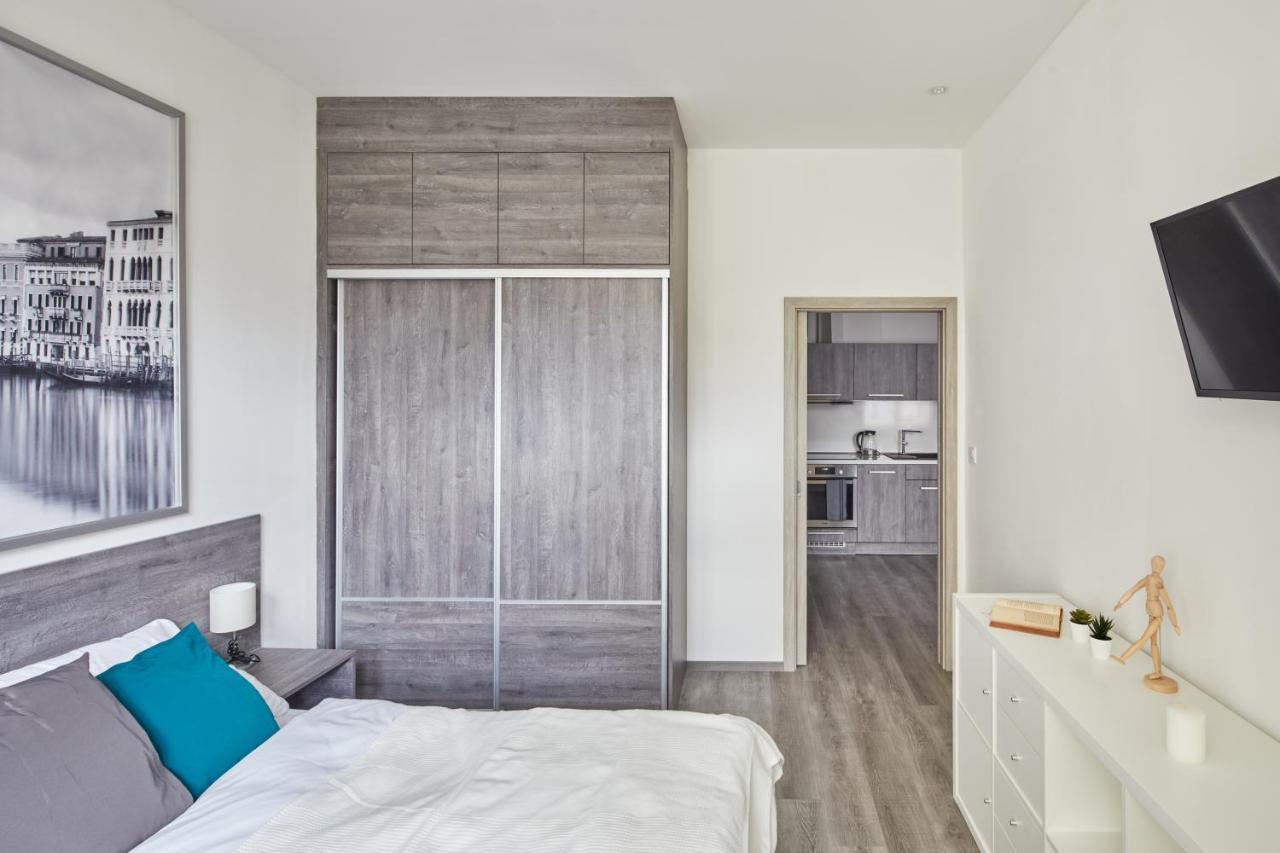 Minimalist Apartment On Wenceslas Square By Prague Days Esterno foto
