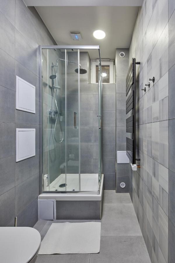 Minimalist Apartment On Wenceslas Square By Prague Days Esterno foto